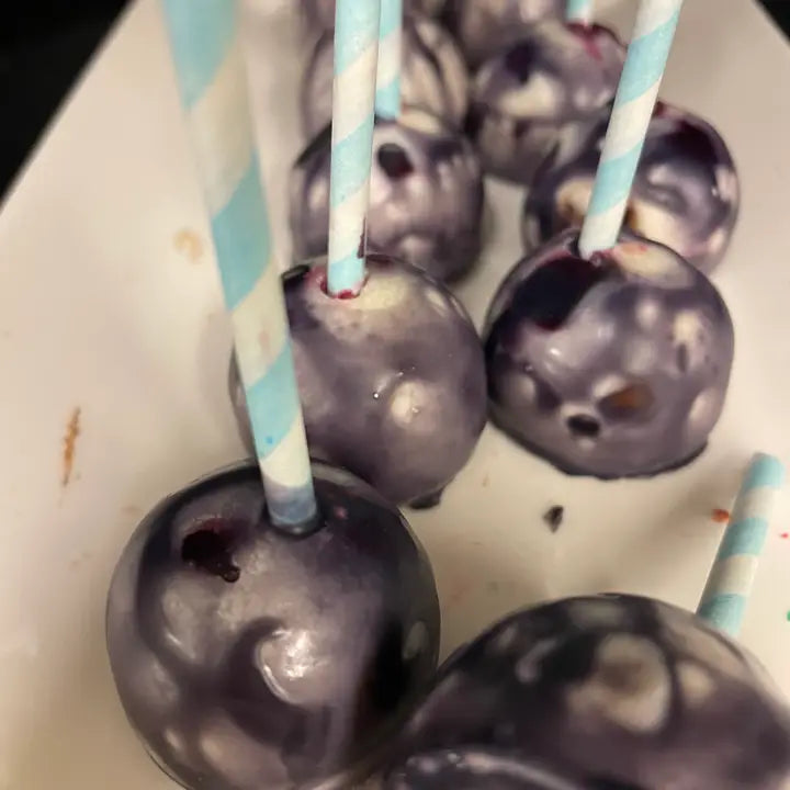 CAKE POPS - Blueberry Cobbler