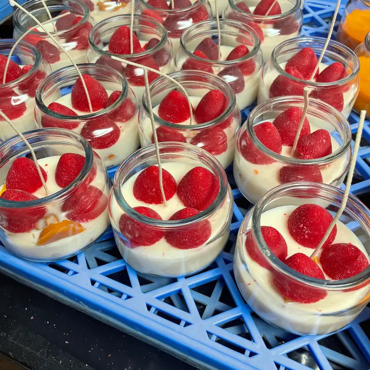 DESSERT CANDLE Strawberry Cheesecake