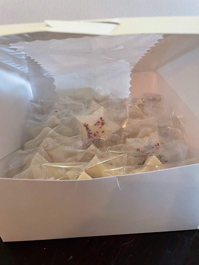 LG CLAMSHELL Birthday Cake 6 oz