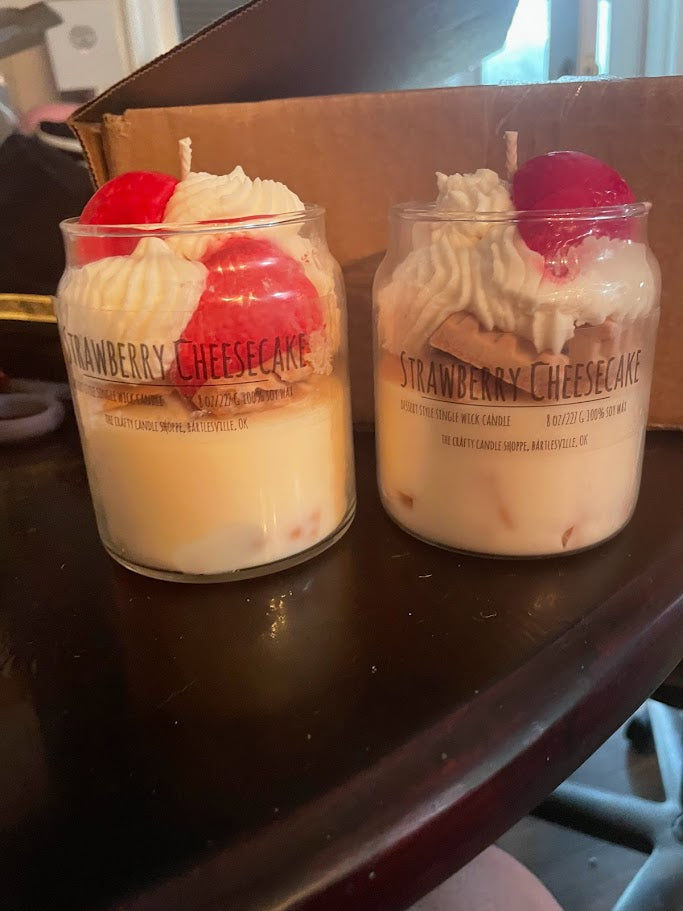 DESSERT CANDLE Strawberry Cheesecake