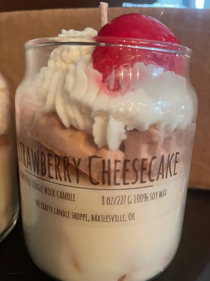 DESSERT CANDLE Strawberry Cheesecake